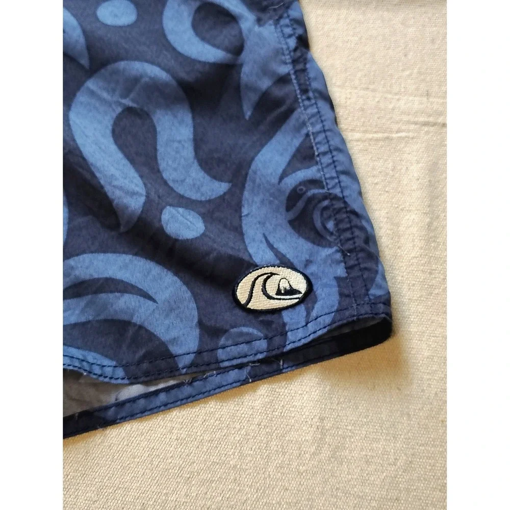 Quiksilver Mens Navy Blue Swirl Graphic Board Shorts‎ Swim Trunks Size L 18